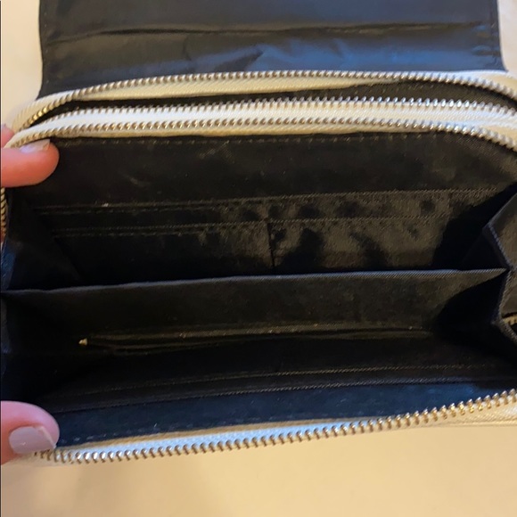 Wallet - Picture 3 of 4